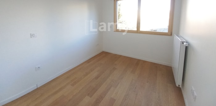 Image 8 sur 11 - Appartement  ·  Location · Chambery (73000) · 5 pièces · 108m²