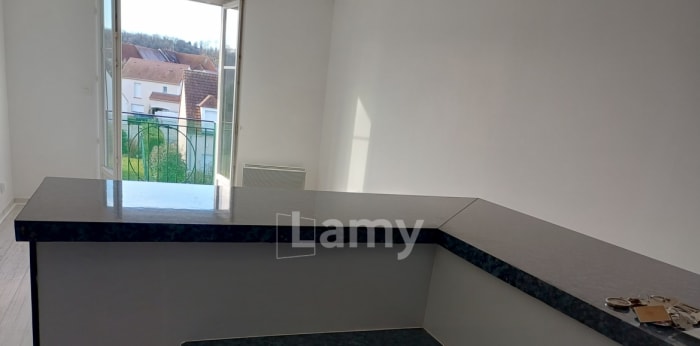 Image 5 sur 9 - Appartement  ·  Location · Crepy En Valois (60800) · 2 pièces · 45m²