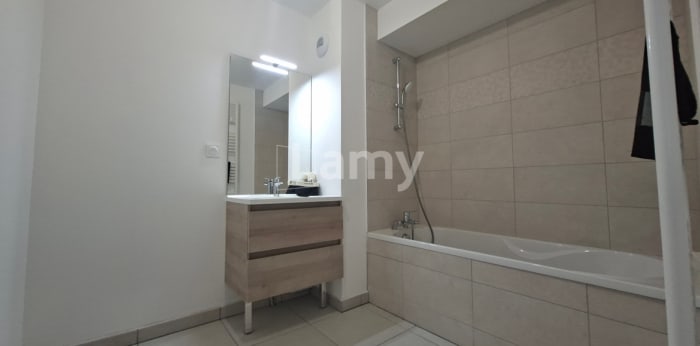 Image 7 sur 9 - Appartement  ·  Location · Clermont Ferrand (63000) · 3 pièces · 63m²
