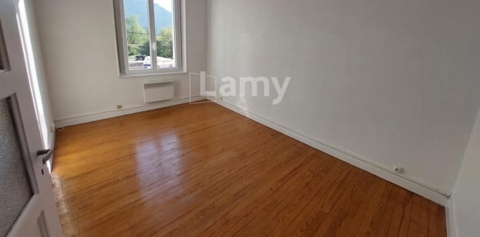 Image 2 sur 9 - Appartement  ·  Location · Fontaine (38600) · 3 pièces · 60m²
