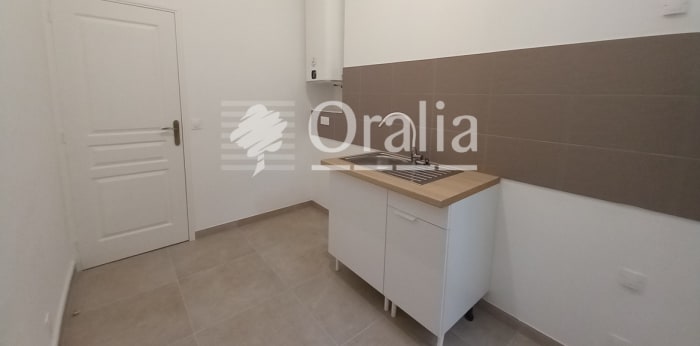 Image 9 sur 9 - Appartement  ·  Location · Marseille (13004) · 3 pièces · 61m²