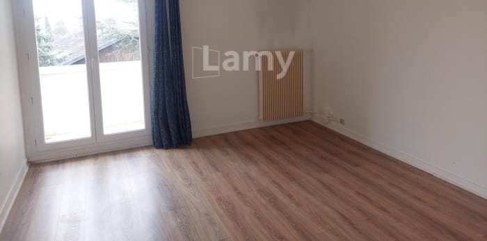 Image 2 sur 8 - Appartement  ·  Location · Chalon Sur Saone (71100) · 4 pièces · 71m²