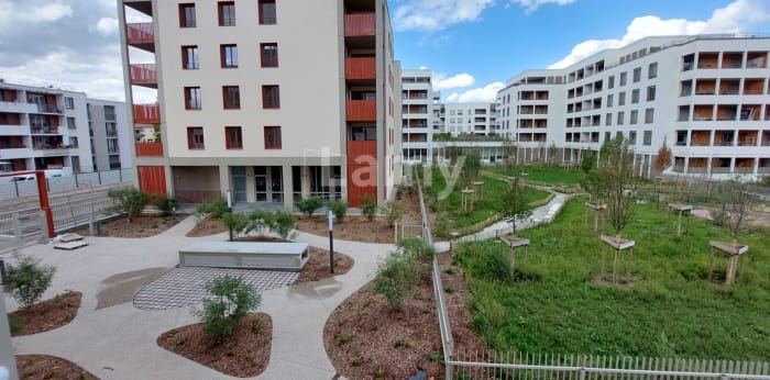 Image 4 sur 10 - Appartement  ·  Location · St Fons (69190) · 4 pièces · 96m²