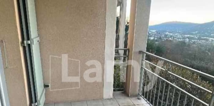 Image 1 sur 12 - Appartement  ·  Location · Neuville Sur Saone (69250) · 2 pièces · 48m²