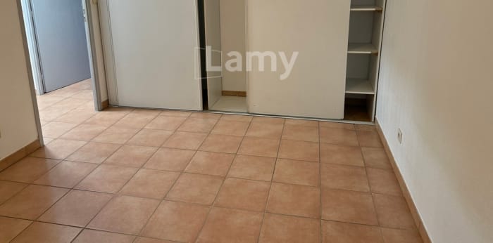 Image 11 sur 12 - Appartement  ·  Location · Salon De Provence (13300) · 2 pièces · 50m²