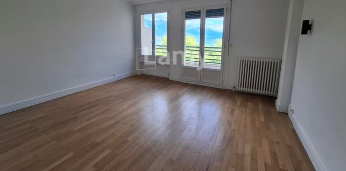 Image 1 sur 11 - Appartement  ·  Location · Annecy (74000) · 2 pièces · 50m²