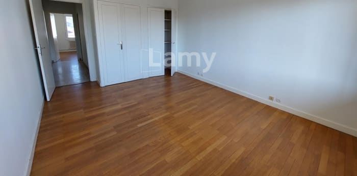 Image 8 sur 11 - Appartement  ·  Location · Grenoble (38000) · 4 pièces · 116m²