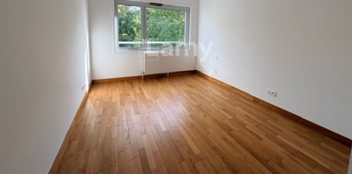 Image 8 sur 13 - Appartement  ·  Location · Besancon (25000) · 5 pièces · 141m²