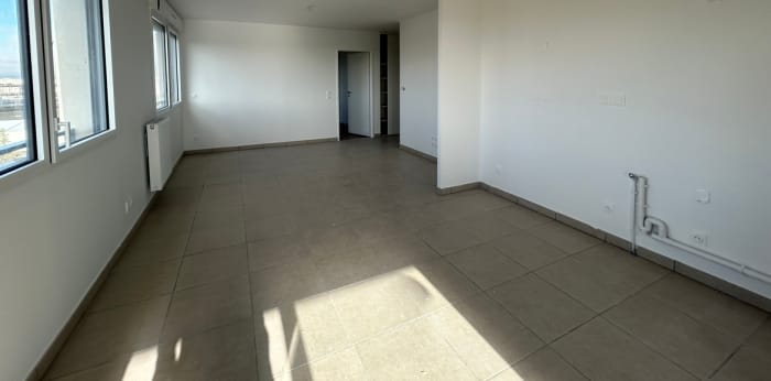 Image 2 sur 5 - Appartement  ·  Vente · Bordeaux (33800) · 5 pièces · 98m²