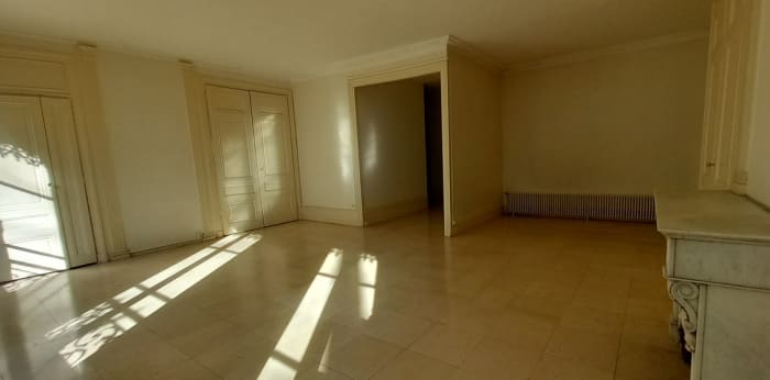 Image 3 sur 10 - Appartement  ·  Vente · Lyon (69006) · 2 pièces · 81m²