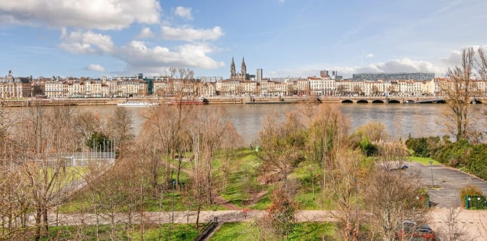 Image 1 sur 14 - Appartement  ·  Vente · Bordeaux (33100) · 5 pièces · 102m²