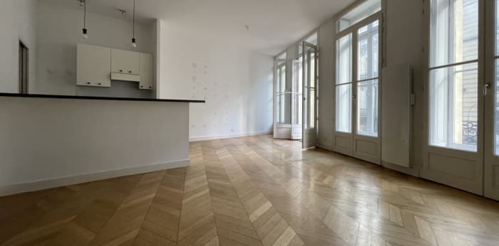 Image 5 sur 10 - Appartement  ·  Vente · Bordeaux (33000) · 3 pièces · 82m²