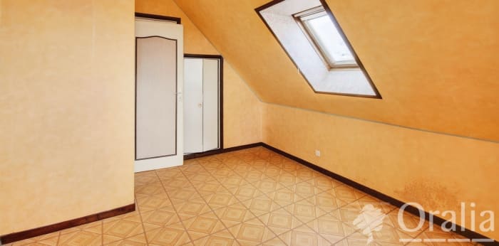 Image 9 sur 11 - Maison/villa  ·  Vente · Longvic (21600) · 7 pièces · 165m²