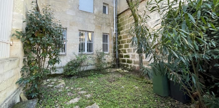Image 2 sur 12 - Immeuble  ·  Vente · Bordeaux (33000) · 191m²