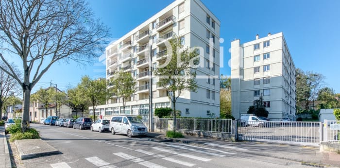 Image 10 sur 11 - Appartement  ·  Vente · Bron (69500) · 3 pièces · 70m²