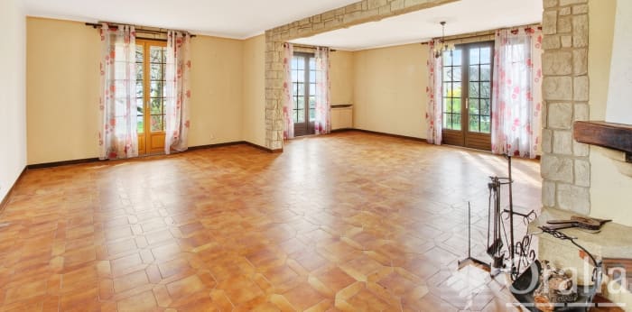 Image 3 sur 11 - Maison/villa  ·  Vente · Longvic (21600) · 7 pièces · 165m²