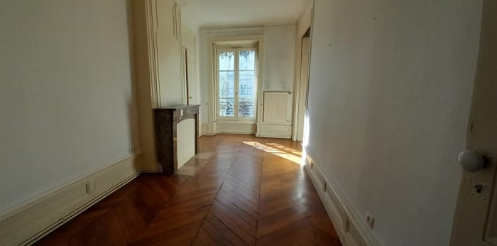 Image 9 sur 14 - Appartement  ·  Vente · Lyon (69006) · 5 pièces · 137m²