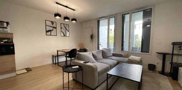 Image 1 sur 8 - Appartement  ·  Vente · Bordeaux (33300) · 3 pièces · 71m²