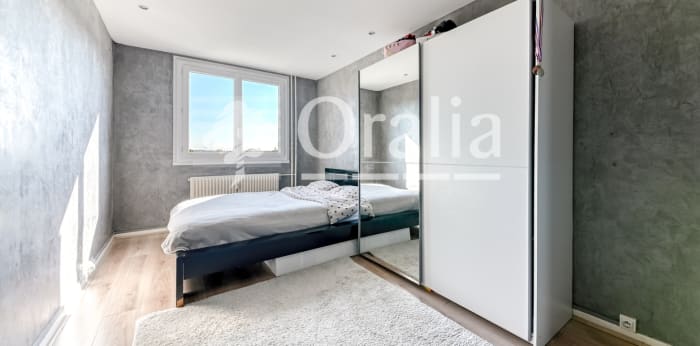 Image 6 sur 11 - Appartement  ·  Vente · Bron (69500) · 3 pièces · 70m²