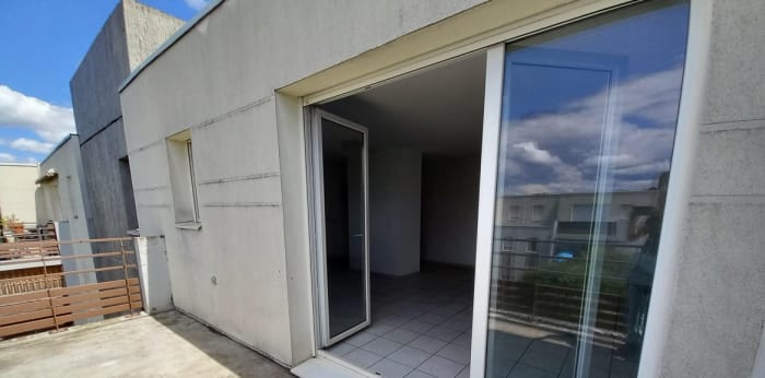 Image 1 sur 16 - Appartement  ·  Vente · Vaulx En Velin (69120) · 4 pièces · 81m²