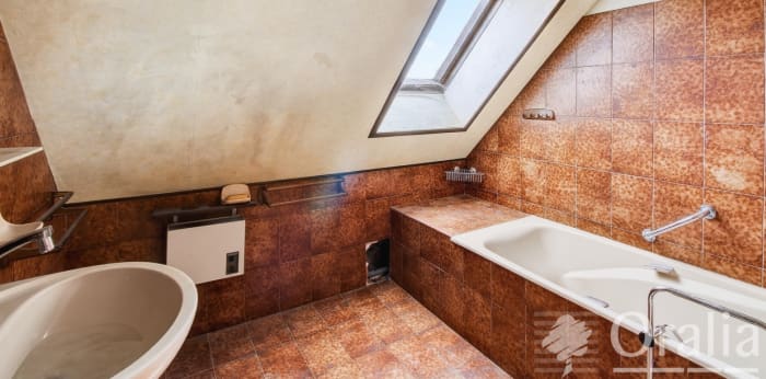 Image 8 sur 11 - Maison/villa  ·  Vente · Longvic (21600) · 7 pièces · 165m²