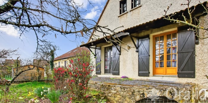 Image 2 sur 11 - Maison/villa  ·  Vente · Longvic (21600) · 7 pièces · 165m²