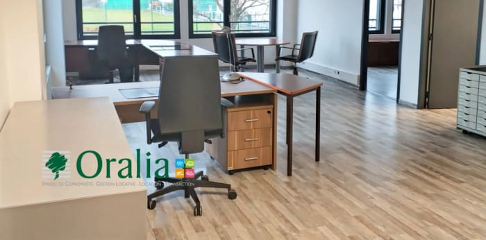 Image 4 sur 6 - Bureaux  ·  Vente · Montanay (69250) · 5 pièces · 131m²