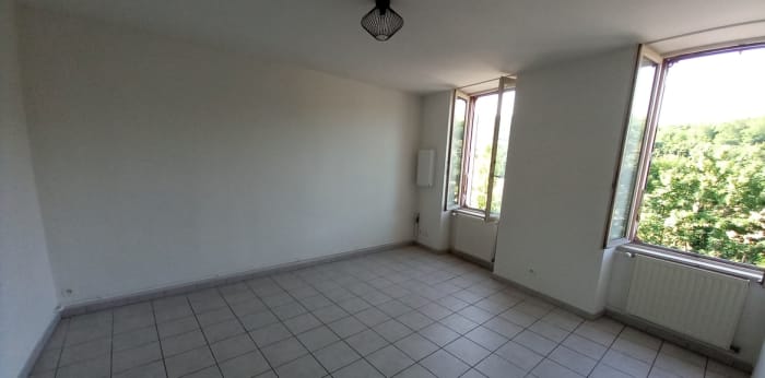 Image 8 sur 12 - Immeuble  ·  Vente · Vindry Sur Turdine (69490) · 157m²