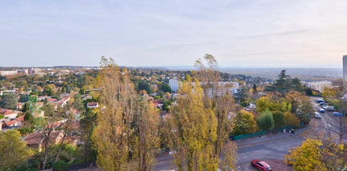 Image 1 sur 17 - Appartement  ·  Vente · Caluire Et Cuire (69300) · 6 pièces · 105m²