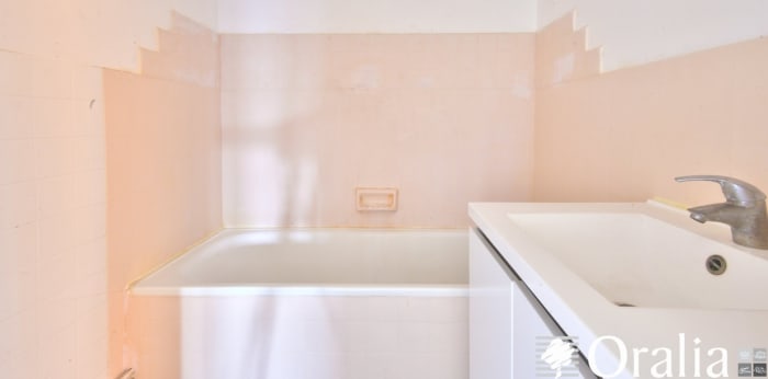 Image 14 sur 17 - Appartement  ·  Vente · Caluire Et Cuire (69300) · 6 pièces · 105m²