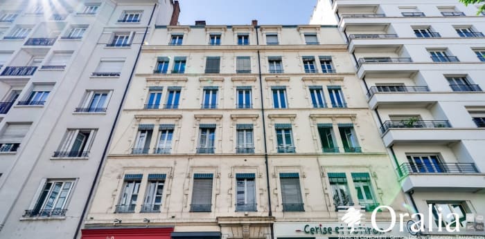 Image 1 sur 11 - Appartement  ·  Vente · Lyon (69006) · 2 pièces · 75m²