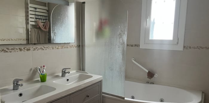 Image 6 sur 10 - Maison/villa  ·  Vente · Blanquefort (33290) · 6 pièces · 160m²