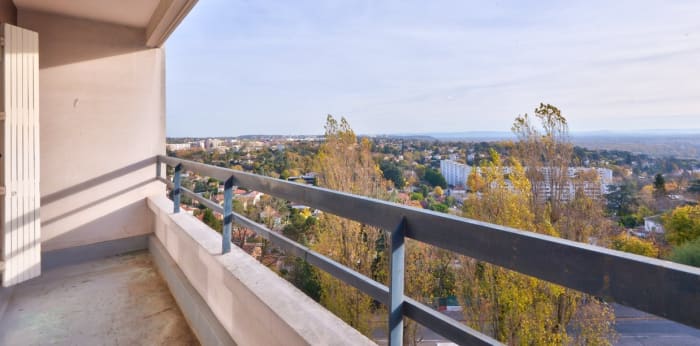 Image 9 sur 17 - Appartement  ·  Vente · Caluire Et Cuire (69300) · 6 pièces · 105m²