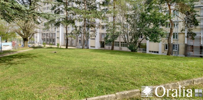 Image 1 sur 9 - Appartement  ·  Vente · La Mulatiere (69350) · 4 pièces · 76m²