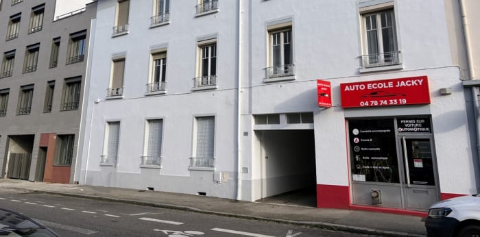 Image 1 sur 2 - Appartement  ·  Vente · Lyon (69008) · 2 pièces · 54m²