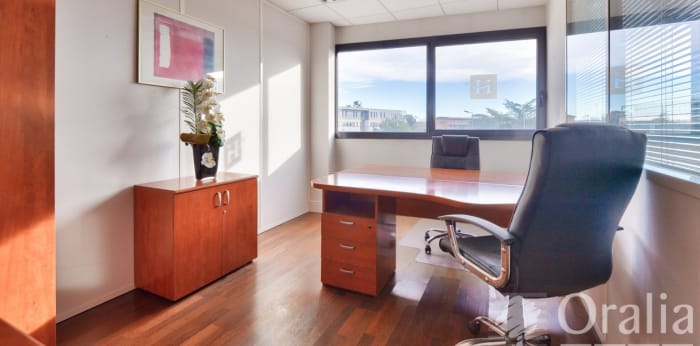 Image 8 sur 12 - Bureaux  ·  Vente · Dardilly (69570) · 13 pièces · 426m²