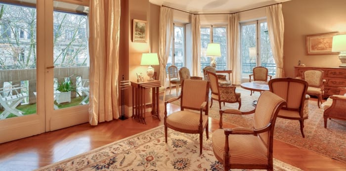 Image 1 sur 17 - Appartement  ·  Vente · Lyon (69006) · 5 pièces · 220m²