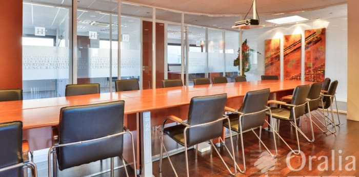 Image 1 sur 12 - Bureaux  ·  Vente · Dardilly (69570) · 13 pièces · 426m²