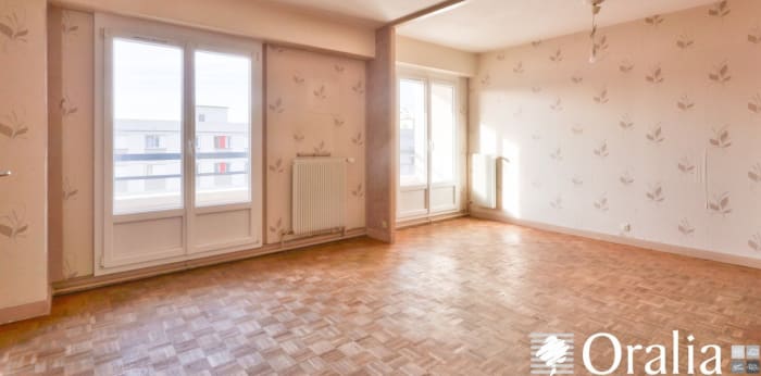 Image 5 sur 17 - Appartement  ·  Vente · Caluire Et Cuire (69300) · 6 pièces · 105m²