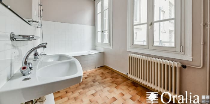 Image 7 sur 11 - Appartement  ·  Vente · Lyon 06 (69006) · 6 pièces · 176m²