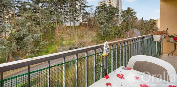 Image 8 sur 10 - Appartement  ·  Vente · Oullins Pierre Benite (69600) · 4 pièces · 66m²