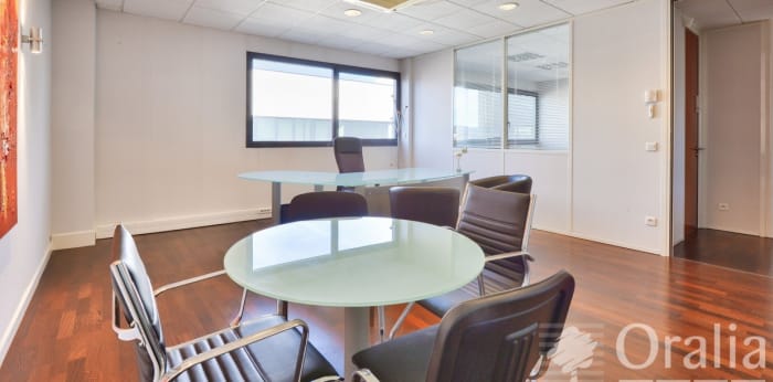 Image 11 sur 12 - Bureaux  ·  Vente · Dardilly (69570) · 13 pièces · 426m²