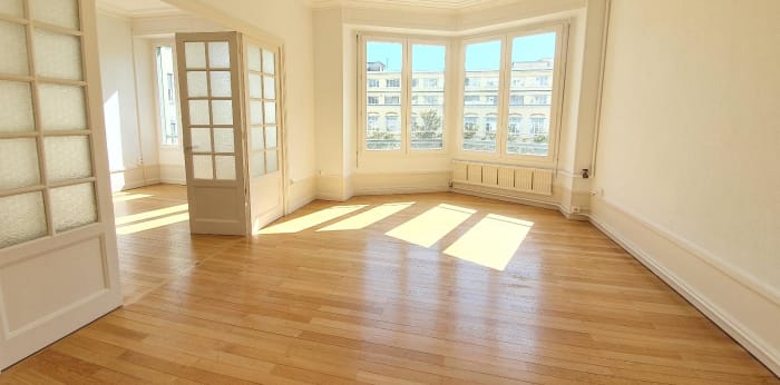 Image 3 sur 10 - Appartement  ·  Location · Grenoble (38000) · 5 pièces · 127m²