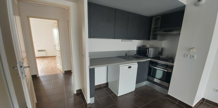 Image 3 sur 10 - Appartement  ·  Location · Bordeaux (33300) · 3 pièces · 78m²