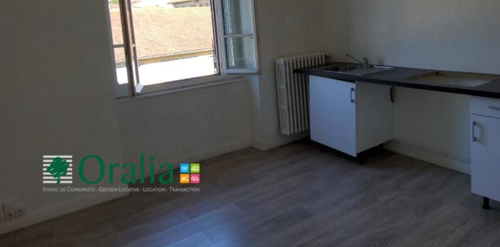 Image 4 sur 12 - Local commercial  ·  Location · Lyon (69009)