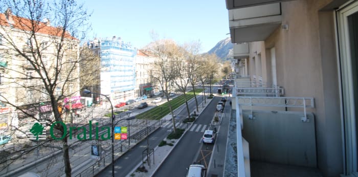 Image 18 sur 19 - Appartement  ·  Location · Grenoble (38000) · 3 pièces · 68m²