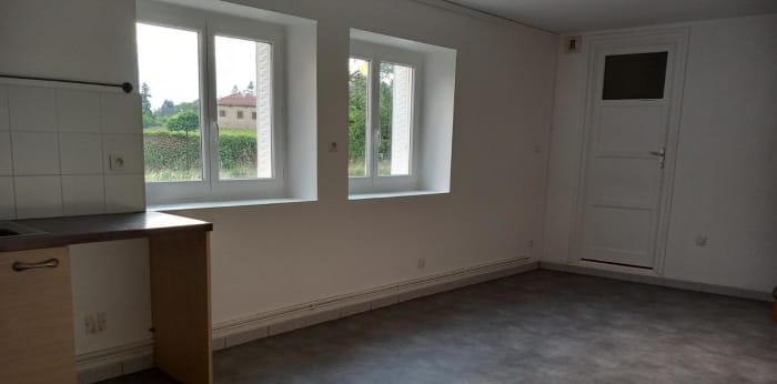 Image 5 sur 8 - Maison  ·  Location · St Germain Sur L Arbresle (69210) · 4 pièces · 104m²