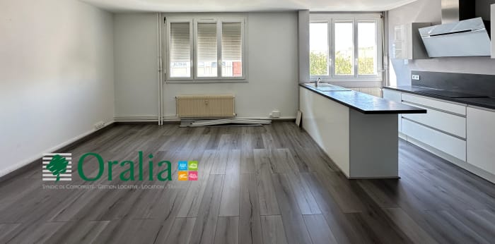 Image 1 sur 10 - Appartement  ·  Location · Villefranche Sur Saone (69400) · 2 pièces · 56m²