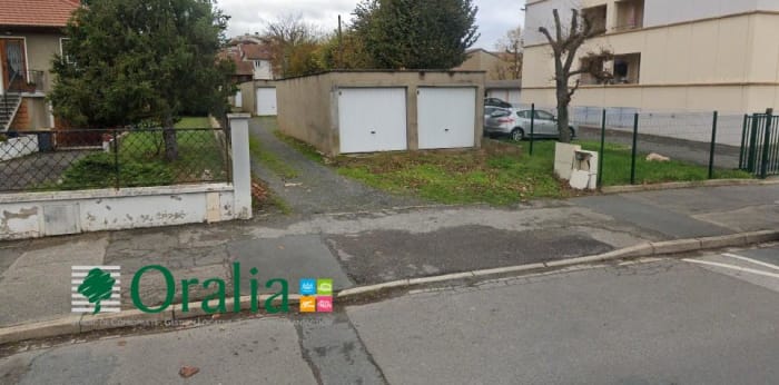 Image 1 sur 3 - Parking  ·  Location · Villefranche Sur Saone (69400) · 10m²
