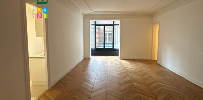 Image 9 sur 24 - Appartement  ·  Location · Paris (75008) · 6 pièces · 263m²